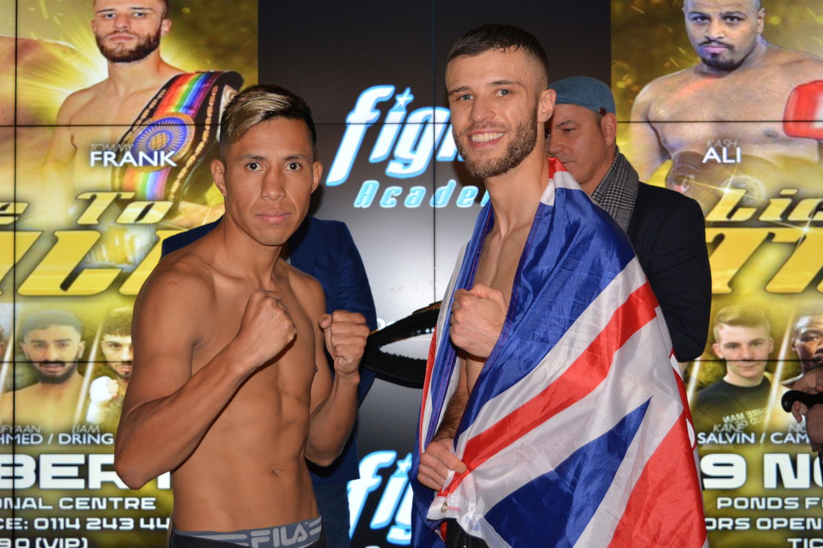 Tommy Frank (right) vs Martin Tecuapetla (all images - Andrew Saunders/Sporting Captures)