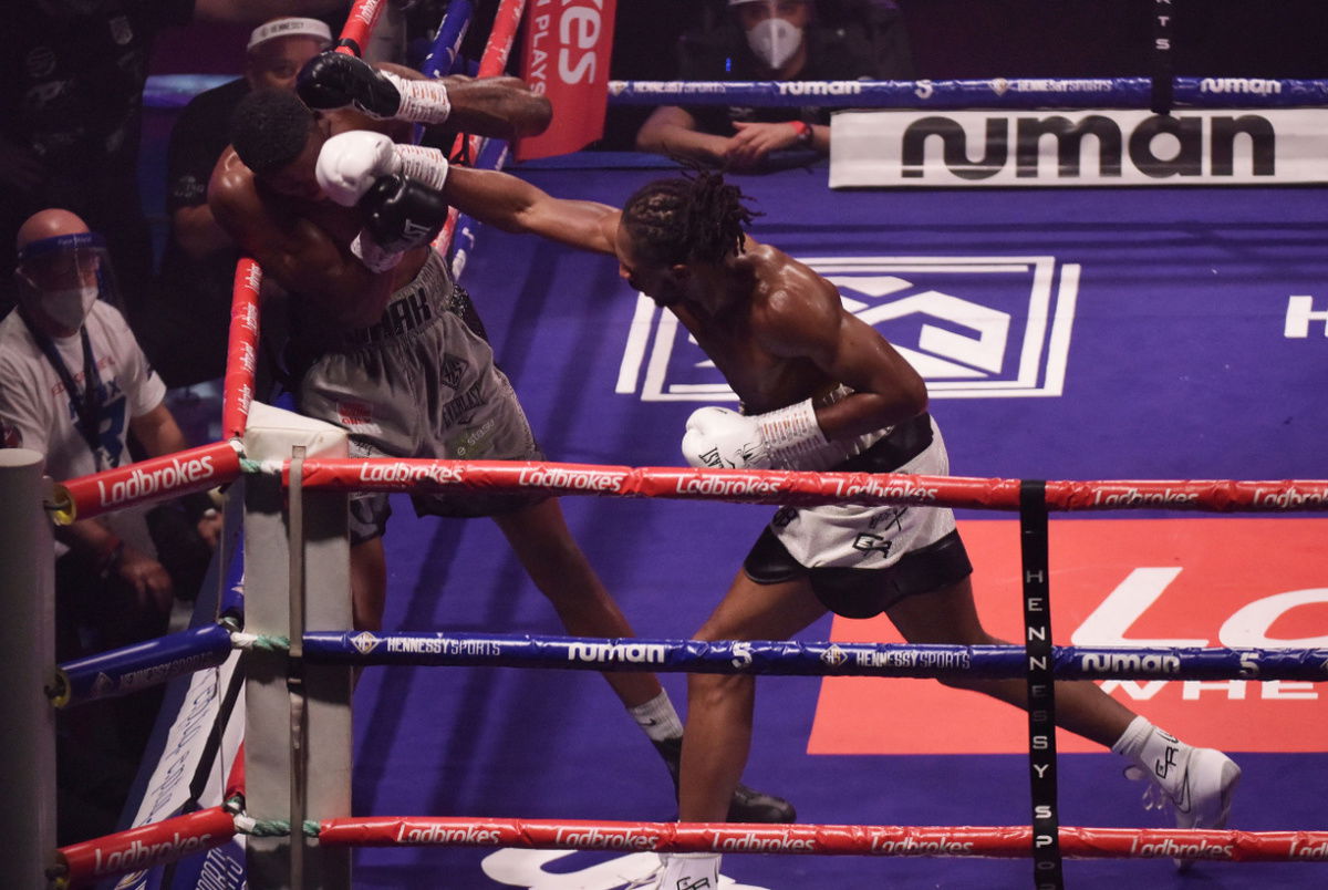 Craig Richards new British champion after upset stoppage of Shakan Pitters