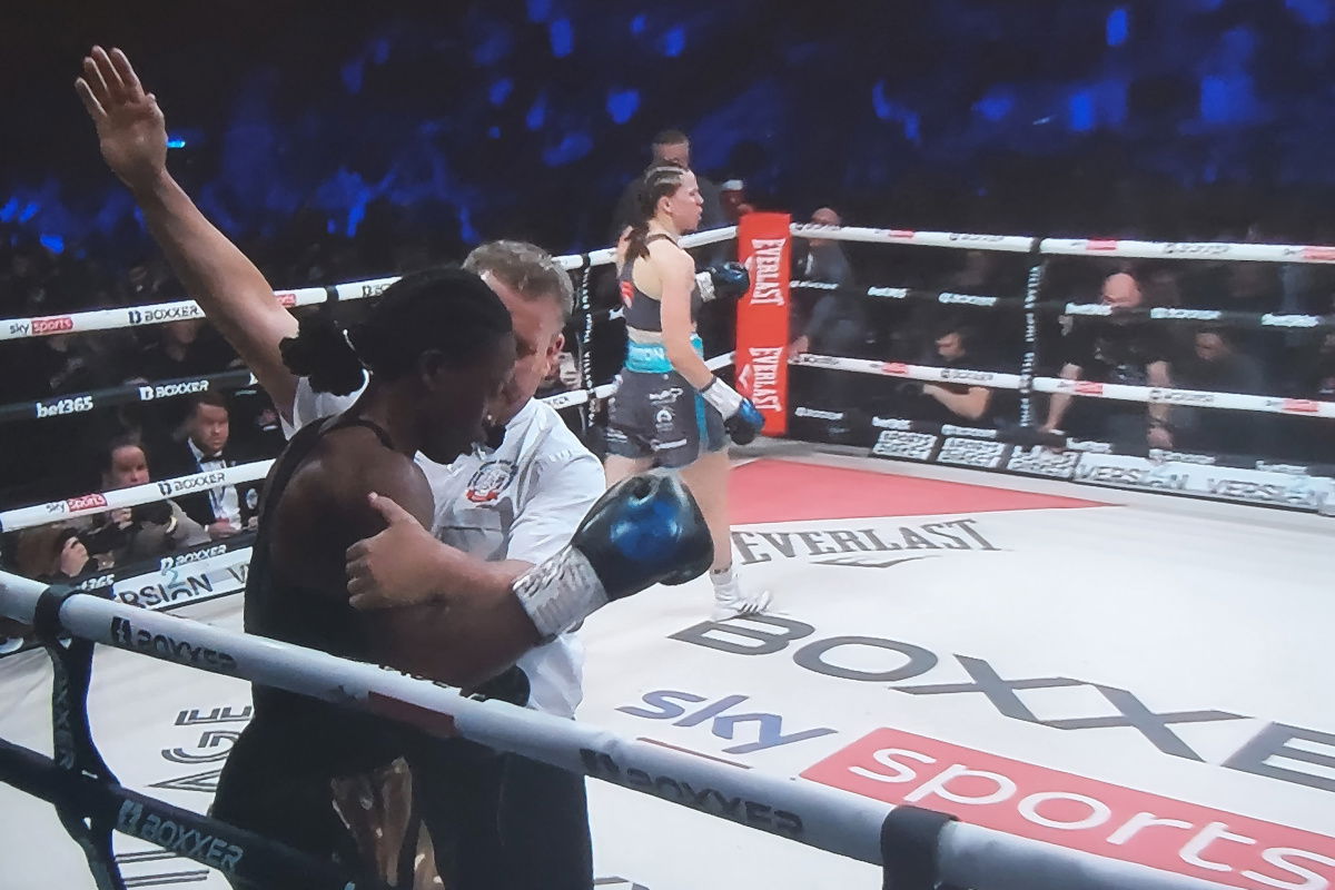 Savannah Marshall batters overmatched challenger then vows to end Claressa Shields within ‘two minutes’