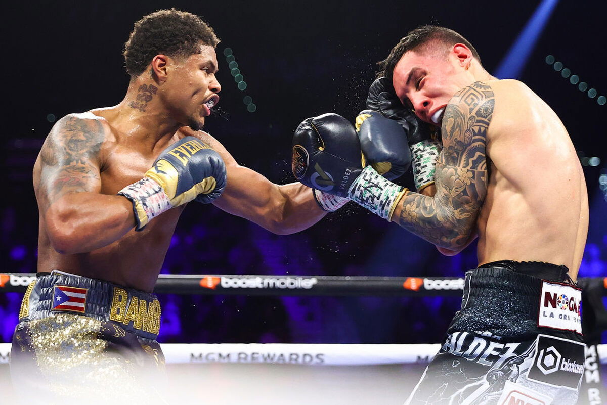 Oscar Valdez vs Shakur Stevenson action
