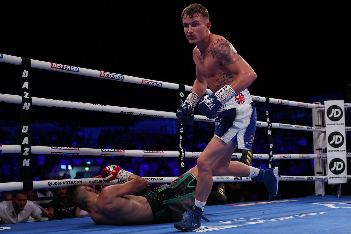 Wood vs Lara card enhanced by British champion Dalton Smith