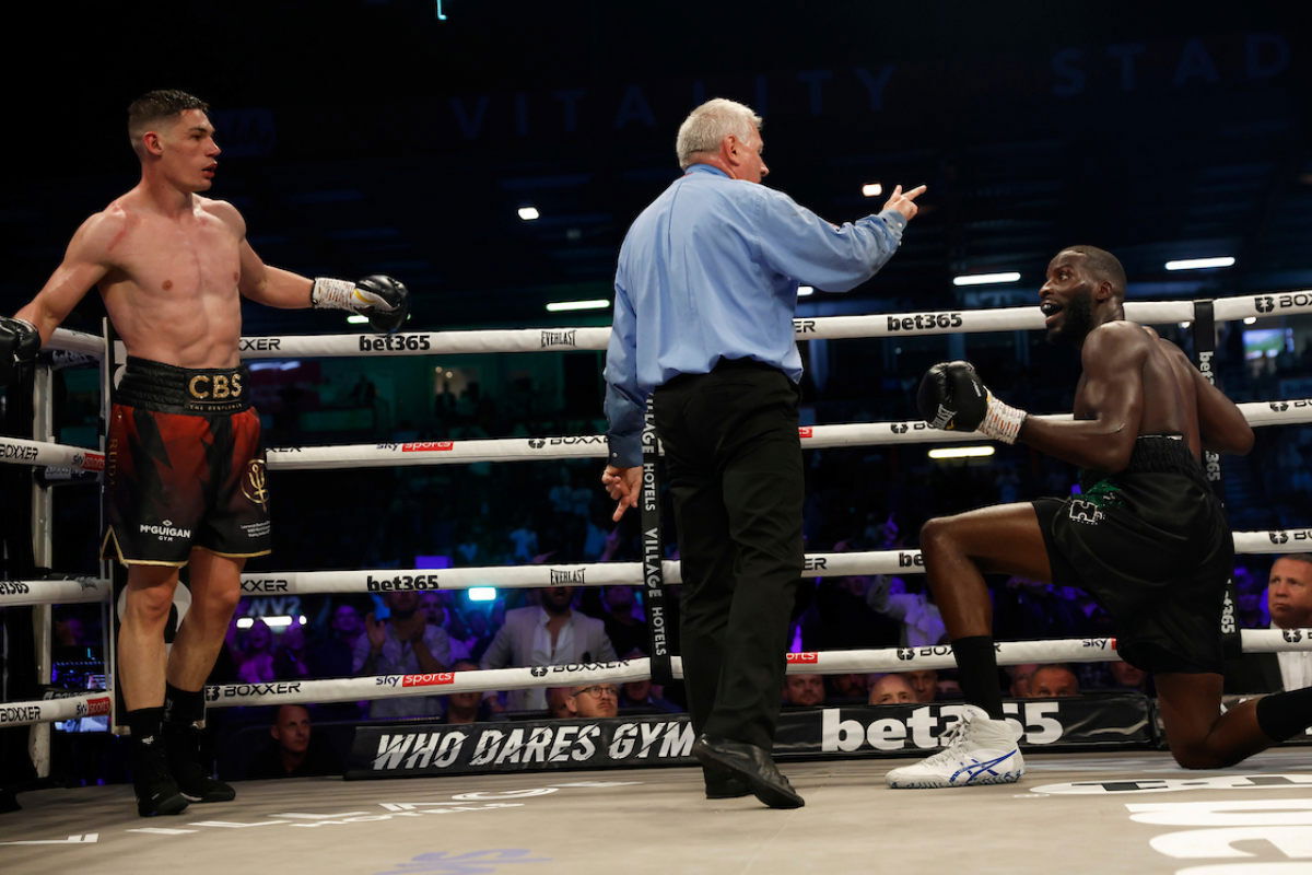 Chris Billam-Smith dethrones Lawrence Okolie in ugly maul